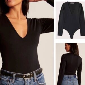 Abercrombie & Fitch Deep V-Neck Black Bodysuit size M